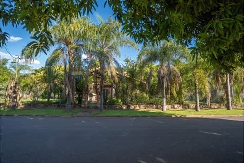 En Venta amplia propiedad en San Bernardino. Dos casas en un mismo predio