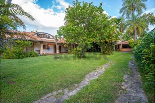 En Venta amplia propiedad en San Bernardino. Dos casas en un mismo predio – 2