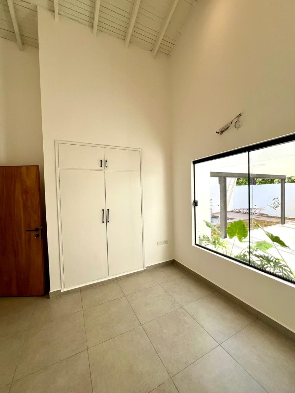EN VENTA RESIDENCIA A ESTRENAR EN MBURICAO ASUNCION – 3