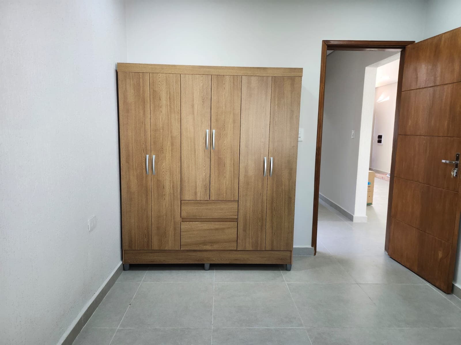 Se Alquila: Casa Moderna a Estrenar en Laurelty Luque Parrilla, Patio y Patio Trasero – 3