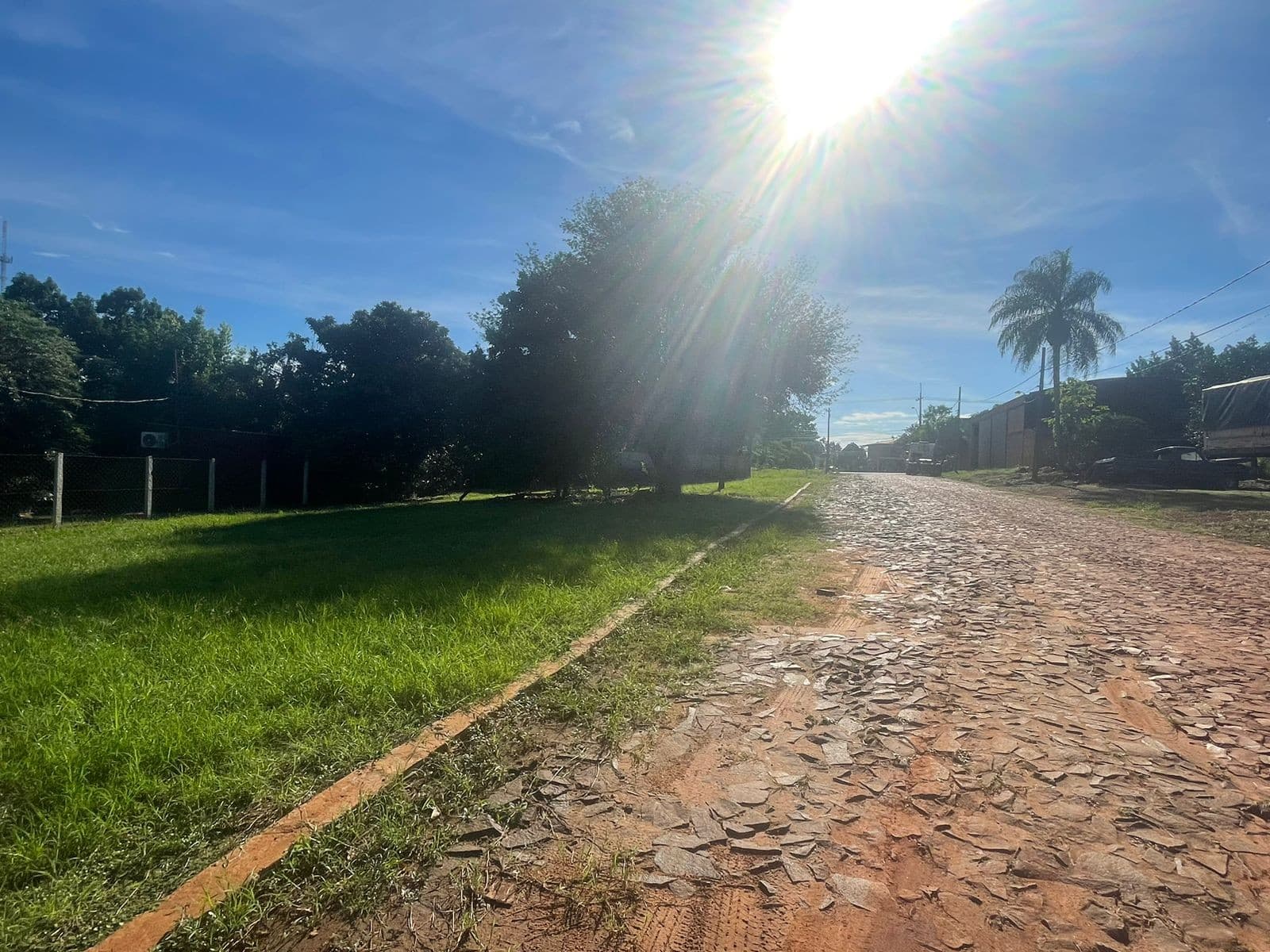 Vendo excelente esquina en Capitan Miranda (a 50 mts de PY06) – 2