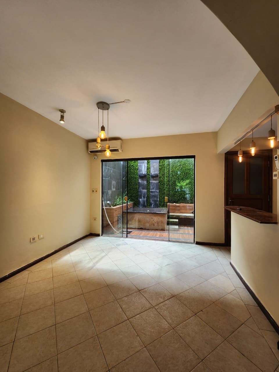 EN VENTA - DUPLEX DE 3 DORMITORIOS EN BARRIO MBURUCUYA – 3