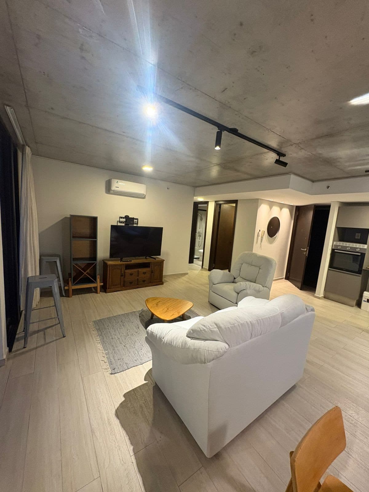 Departamento Semi Amoblado en Alquiler. ZONA VILLA MORRA – 3