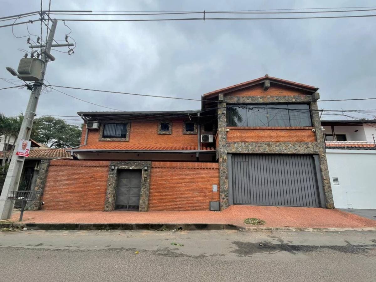 EN ALQUILER, RESIDENCIA EN LAMBARÉ, CENTRAL
