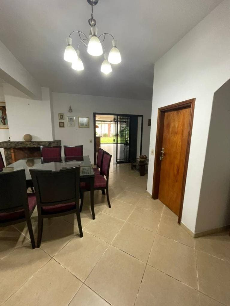 EN ALQUILER, RESIDENCIA EN LAMBARÉ, CENTRAL – 3