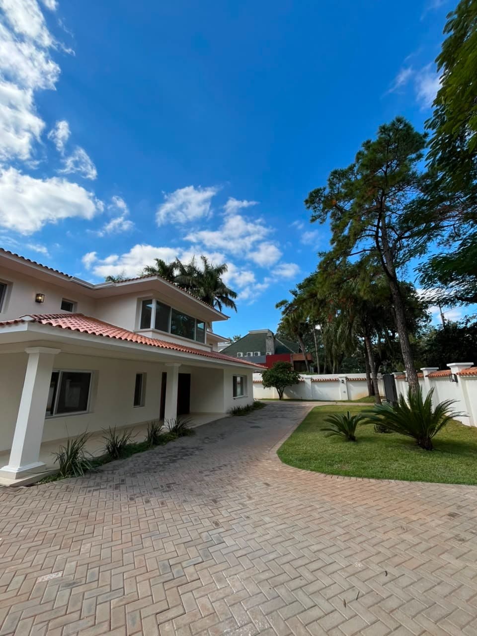 HERMOSA CASA EN ALQUILER A ESTRENAR ZONA MCAL LOPEZ – 3