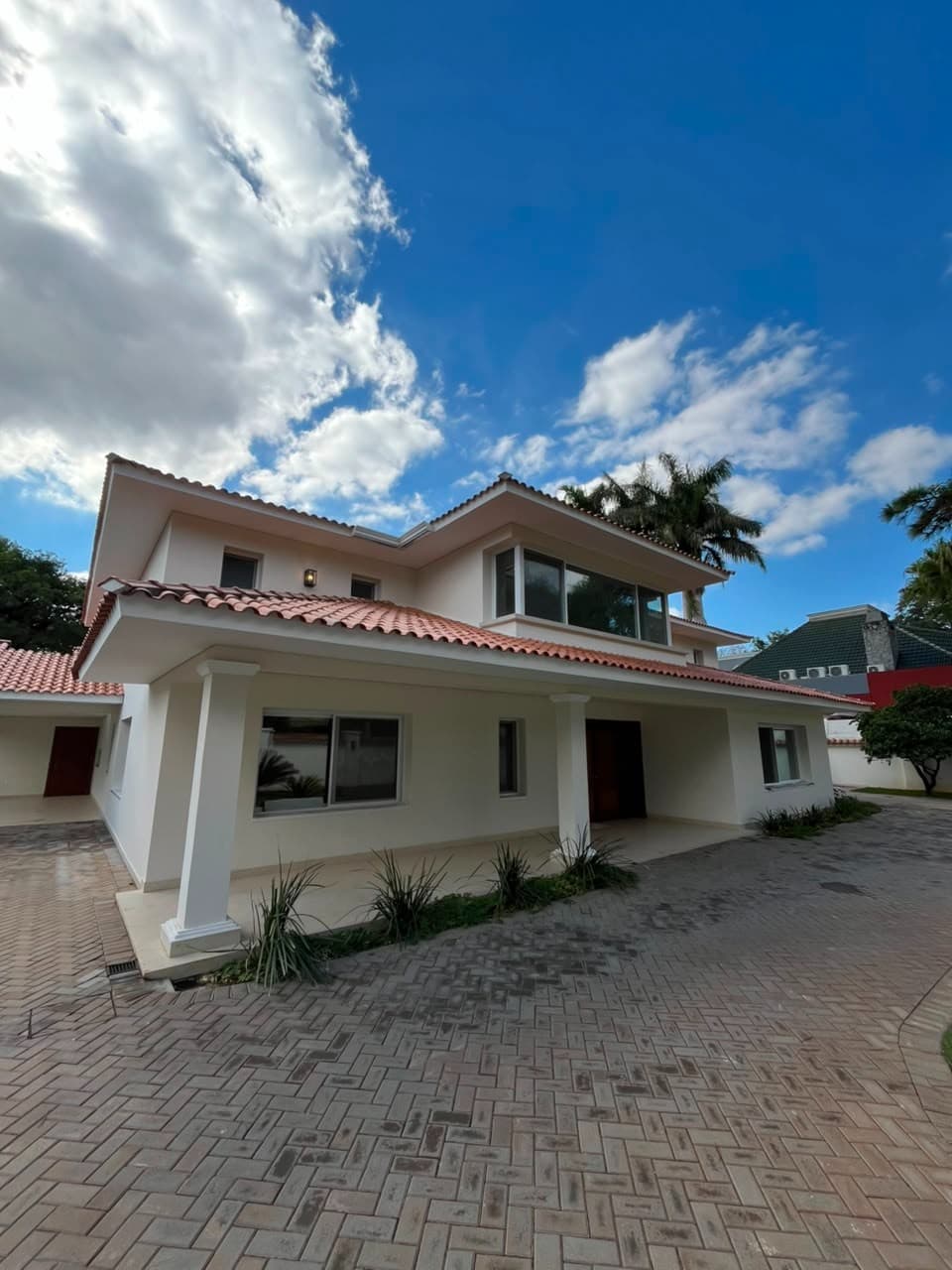 HERMOSA CASA EN ALQUILER A ESTRENAR ZONA MCAL LOPEZ