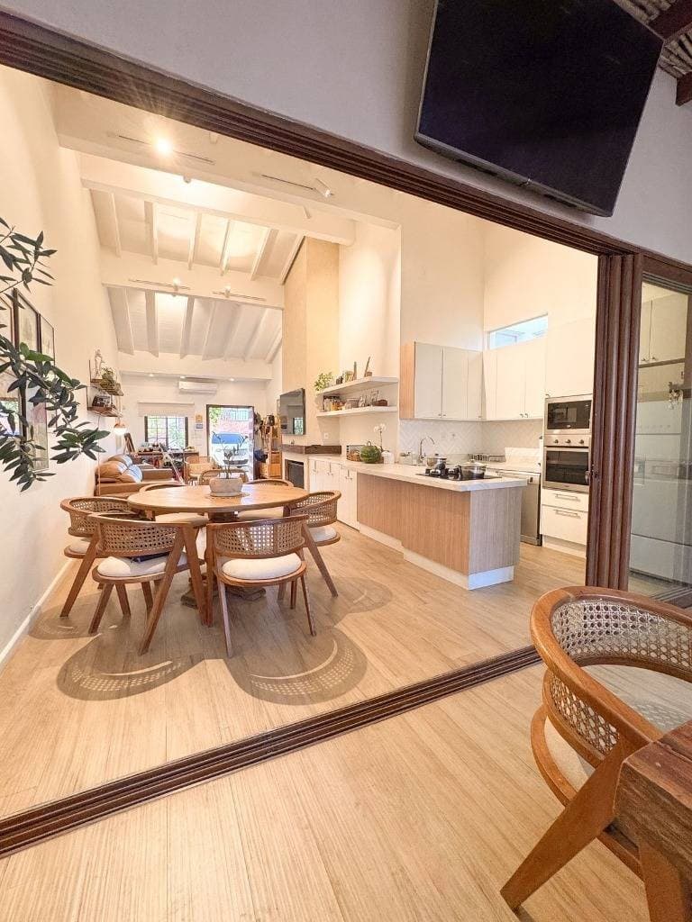 CASA DE ESTILO MEDITERRÁNEO EN BARRIO LAS MERCEDES – 3