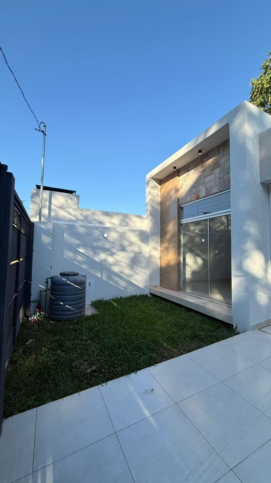 Casa a estrenar en alquiler en Luque – Barrio La Amistad – 3