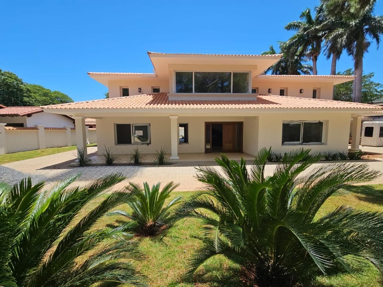 ALQUILO RESIDENCIA PREMIUM A ESTRENAR EN LOS LAURELES – 2