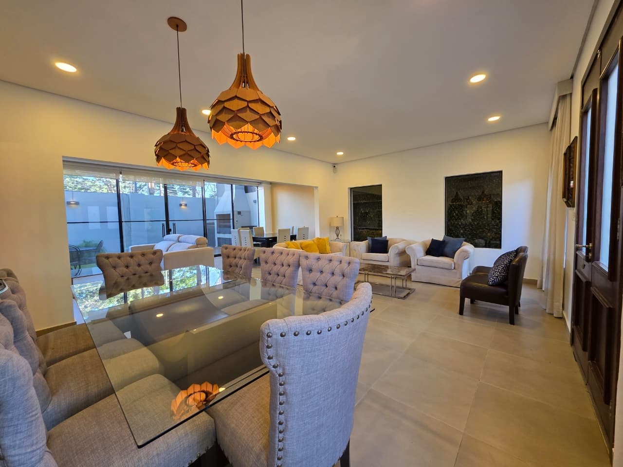 EN ALQUILER - HERMOSA CASA SEMI AMOBLADA EN CONDOMINIO – 2
