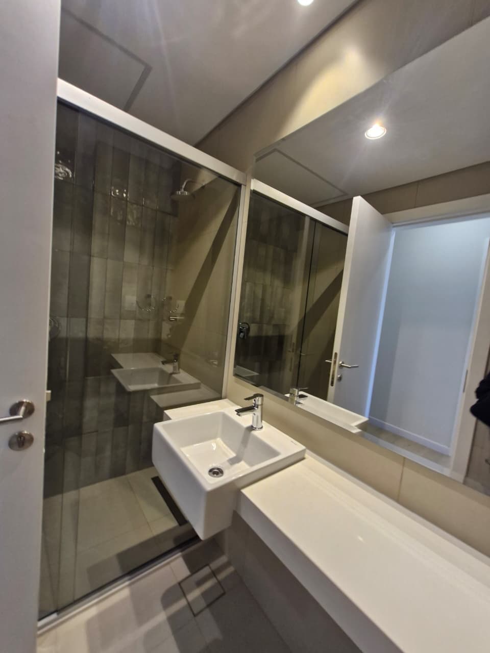 ALQUILO DEPTO A ESTRENAR EN VILLA MORRA! 1 DORMITORIO C/ COCHERA – 2