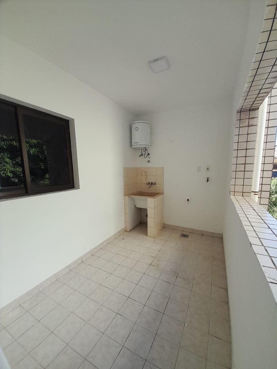 ALQUILO DEPARTAMENTO DE 3 DORMITORIOS EN BARRIO HERRERA - ASUNCION – 2