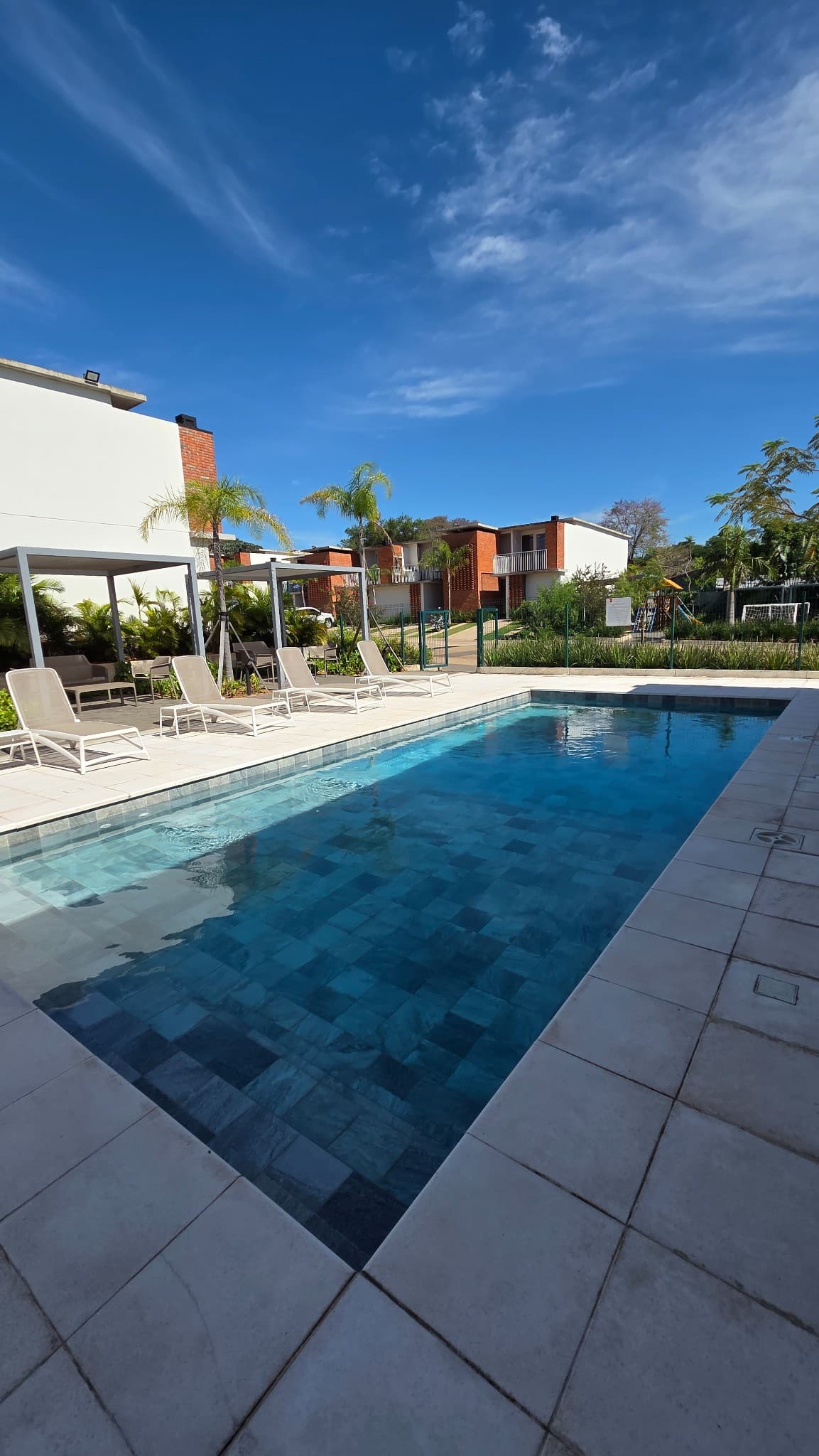 Oportunidad Única: Exclusiva Residencia en Venta en Luque, Zona Aeropuerto – ¡Precio de Oferta Irresistible! – 3