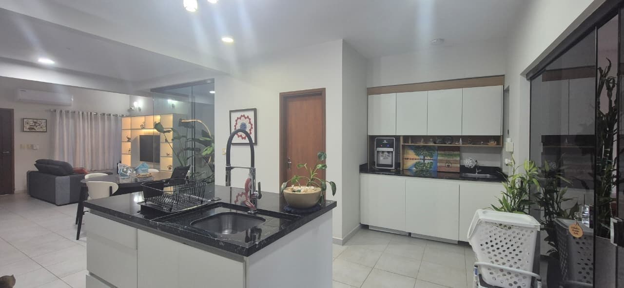 Exclusivo Dúplex Amoblado con Jardín Privado: Un Oasis de Confort y Estilo. – 2