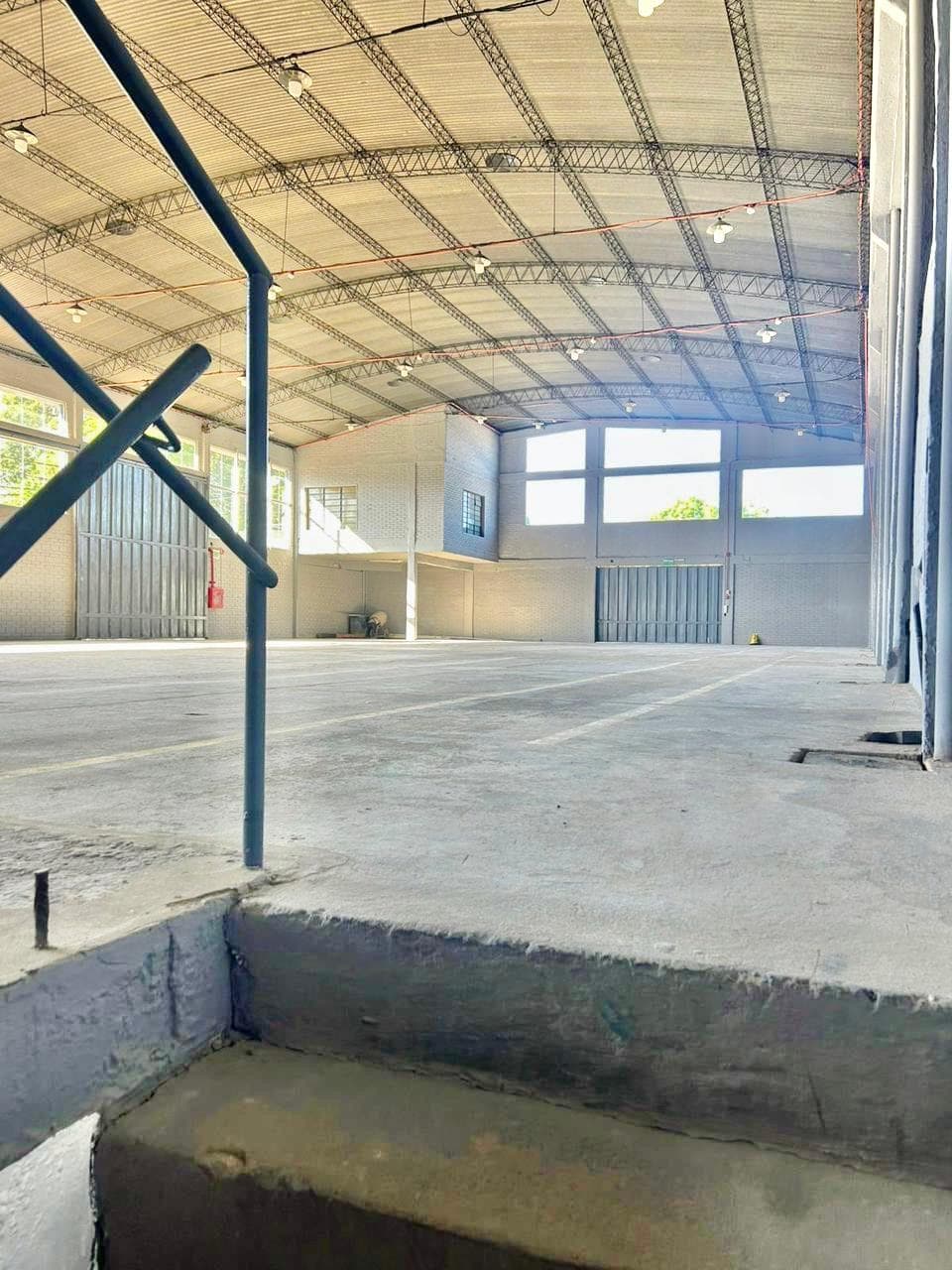 En Alquiler Depósito con Showroom y Oficina de en Asunción A480 – 2
