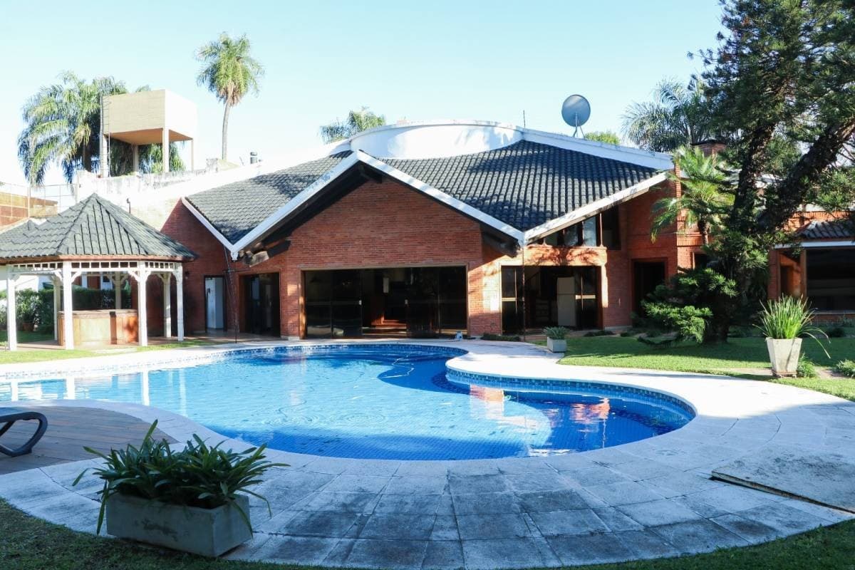 RESIDENCIA EN BARRIO MBURICAO ASUNCION – 2