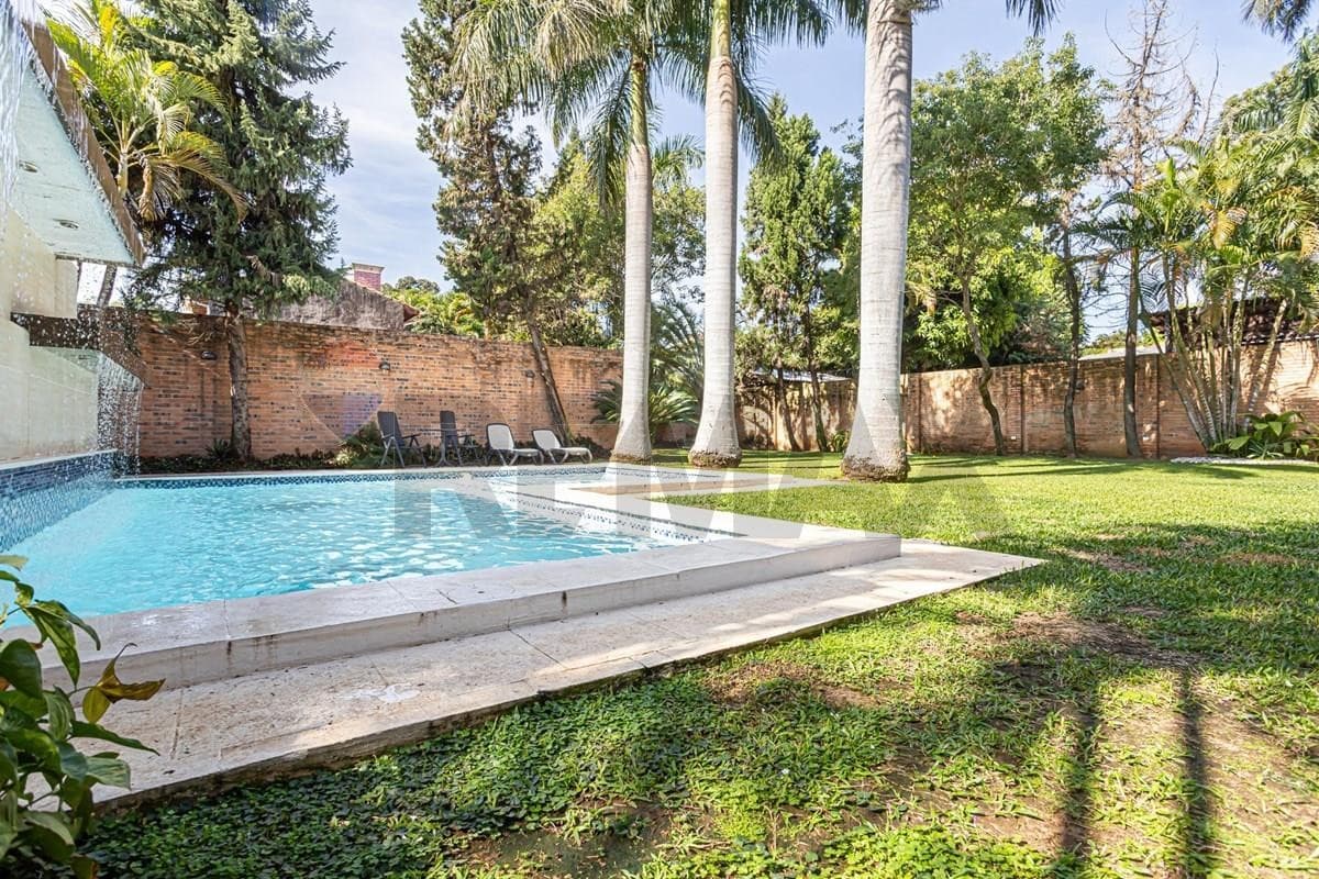 Residencia de Lujo en Barrio Mariscal Estigarribia – 3
