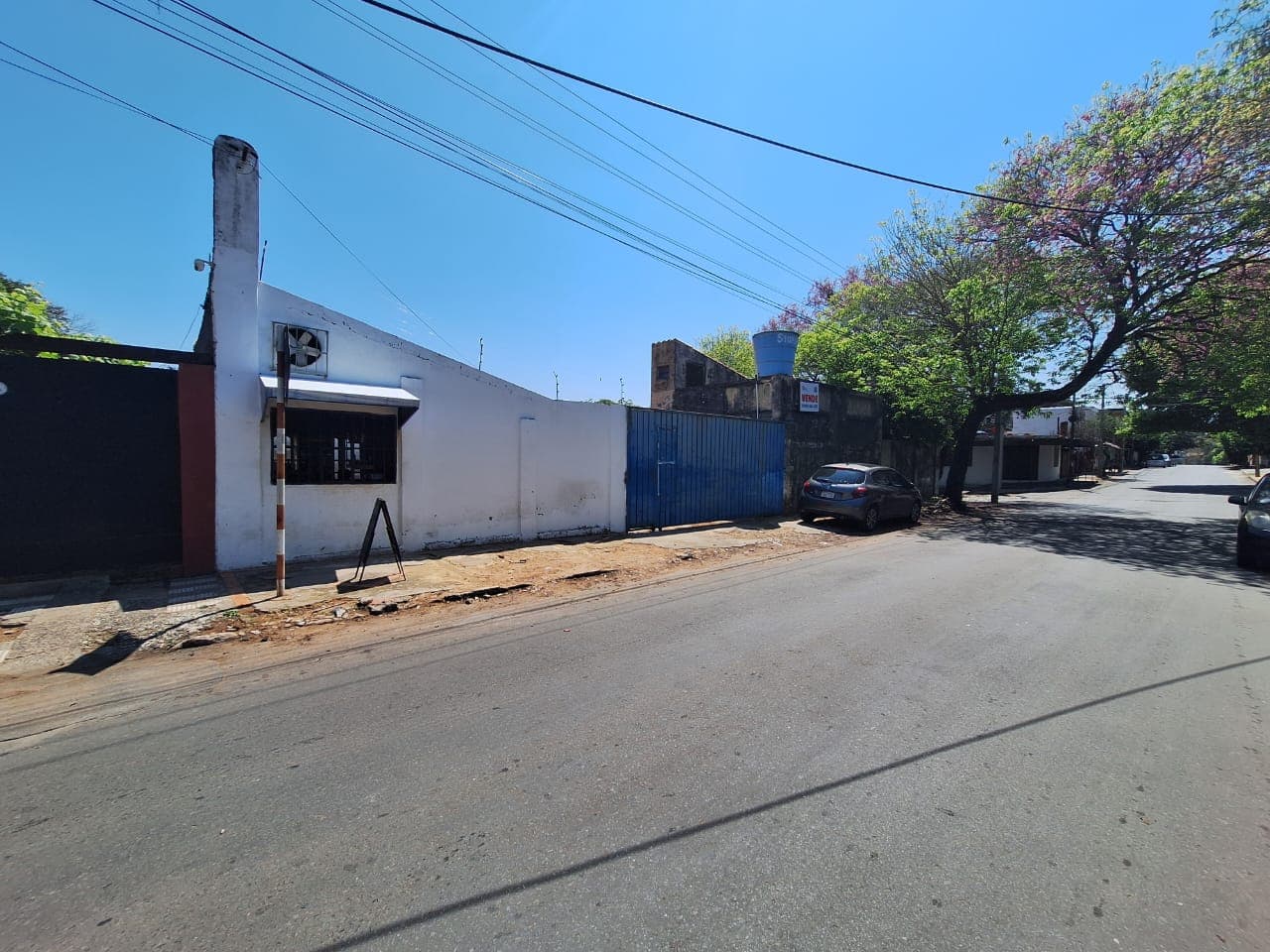 TERRENO EN ESQUINA EN BARRIO OBRERO – 2