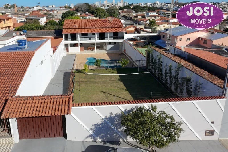Mais Que Uma Casa: Seu Espaço de Lazer Particular, 562m² no Jardim São Carlos, Alfenas/MG