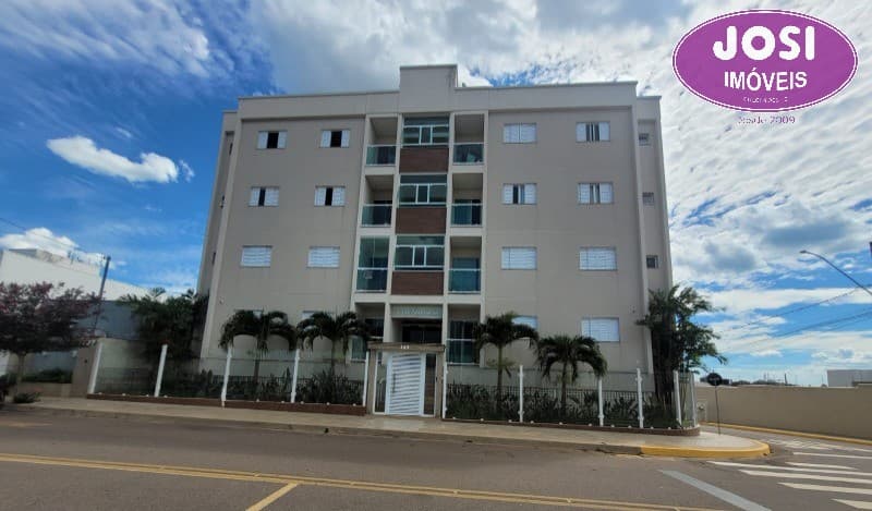 Apartamento à venda, 2 dormitórios sendo 1 suíte e 1 vaga, área de 56 m², no Res.Julio Alves de frente com Igreja São Pedro, Ed. José Pinto Barbosa