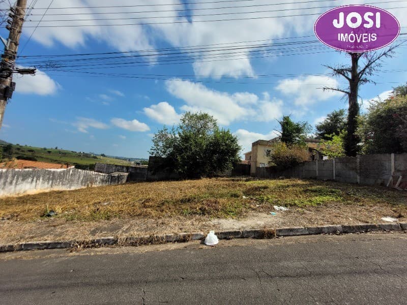 Oportunidade: Terreno para venda com área de 600m² (24 x 25 m.) no Jardim Santa Maria próximo à Unifenas em Alfenas
