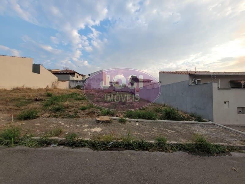 Terreno para venda com área total de 360 m² no Residencial Colinas Park em Alfenas/MG