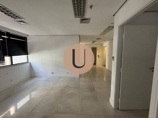 Barra Funda-Conjunto de 3 salas comerciais sem colonas de alto padrão, localizado em andar alto, com 1680,00 m² de área locável (BOMA=Building Owners
