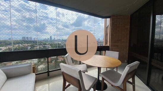 Viva o luxo e a amplitude de uma casa , com a segurança e o charme de Higienópolis.