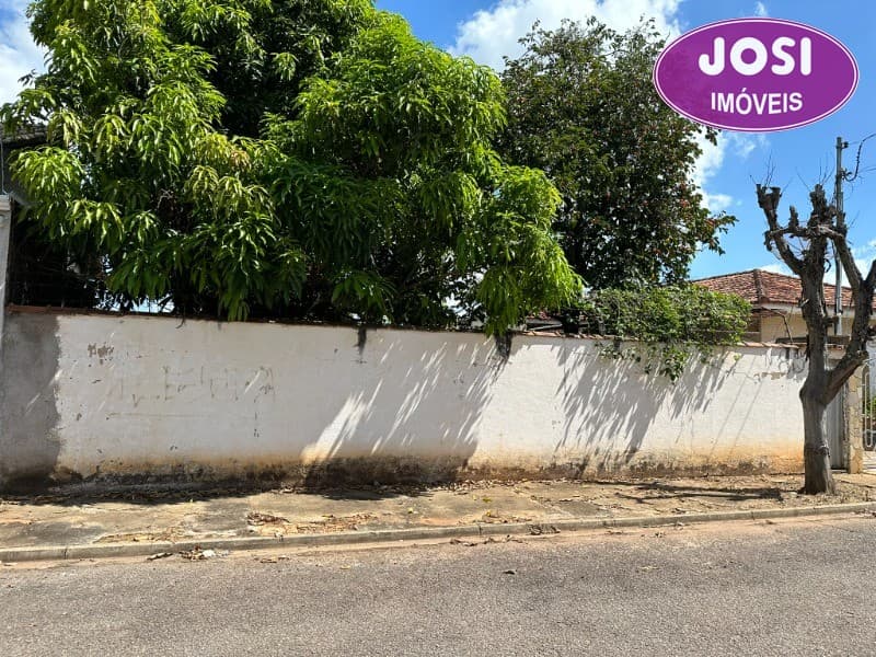 Terreno para venda no Jardim Aeroporto próximo ao Tênis Clube, com 300 m², no Jardim Aeroporto em Alfenas/MG, por R$300.000,00