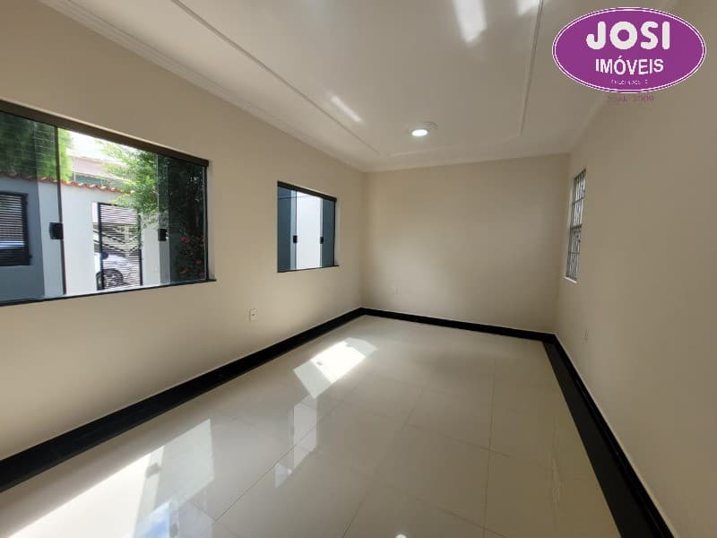 Casa para venda com 3 dormitórios sendo 1 suíte, 190 m² de construção, no Residencial São Lucas em Alfenas/MG, por R$ 720.000,00 – 2