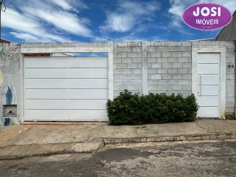 Casa para venda com 1 suíte, 70 m² de construção e estrutura para 2° pavimento, no Por do Sol II em Alfenas