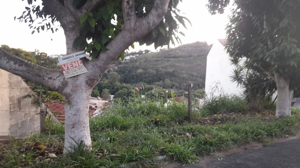 OPORTUNIDADE!! Terreno à venda no Jd. Primavera em Amparo com 316m2 – 2