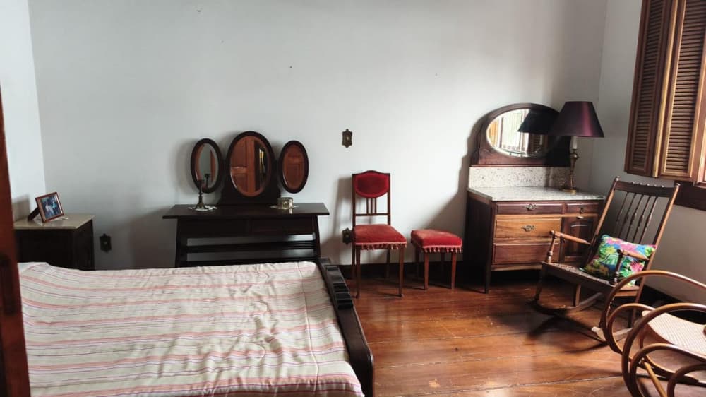 Grande Oportunidade: Casa com 6 Quartos no Centro de Amparo – 3